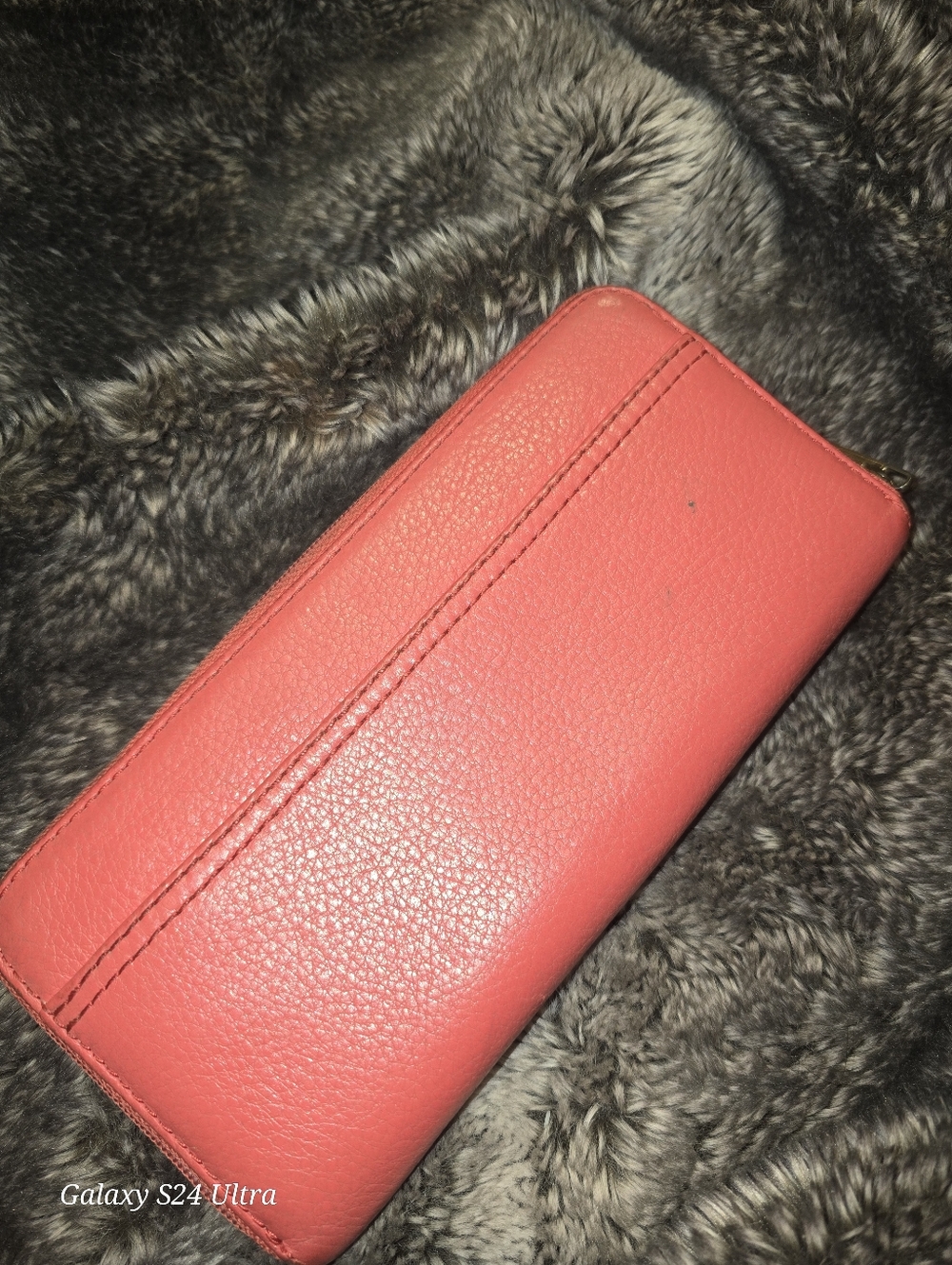 Michael Kors Coral Zip Wallet - Picture 2 of 5